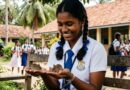 யாழில் ஒரே நேரத்தில் 2 மாணவர்களின் சுண்டெலிகளை பிடித்து விளையாடிய மாணவி! வம்பன் மீது வங்கி அதிகாரியான தாயார் பாய்ச்சல்!! நடந்தது என்ன?