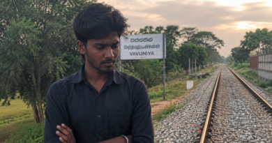 வவுனியாவில் பல்கலைக்கழக மாணவன் ரயிலில் பாய முற்பட்டார்!! காதலி அவுஸ்ரேலியா அங்கிளை கை பிடிக்கின்றார்!!