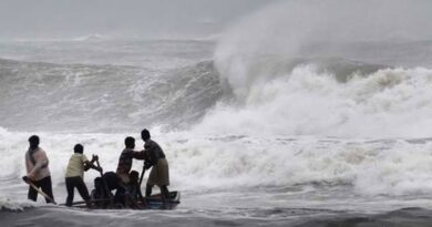 யாழ் முதல் பேருவளை வரை சிறிய படகுகள் கடலுக்கு செல்லத் தடை!