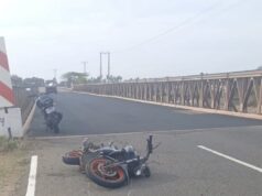 கிளிநொச்சியில் ஏழ்மை நிலையில் வீதியில் நாவல்பழம் விற்ற சிறுவன் விபத்தில் பலி!