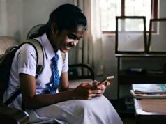 பெற்றோருக்கு தெரியாது காவாலிகளுடன் மாணவிகள் உல்லாசம்! அவதானம்!