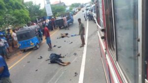 யாழில் வீடியோ எடுத்தவாறு அதி வேகமாக மோட்டார் சைக்கிள் ஓட்டிய இரு காவாலிகள் சம்பவ இடத்திலேயே பலி!