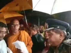 விகாரமகாதேவி பூங்காவிலிருந்து ஜனாதிபதிக்கு எதிராக செய்வினை பேயை ஏவிய பிக்குகளை துரத்தியடிக்க உத்தரவு! பூங்காவில் திரண்டுள்ள பொலிசார்! பெரும் பதற்றம்! வீடியோ